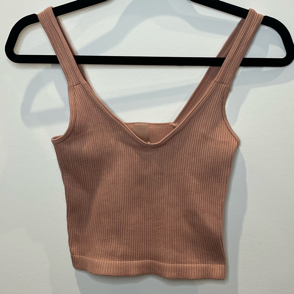 Dynamite beige-y pink tight ribbed crop tank top